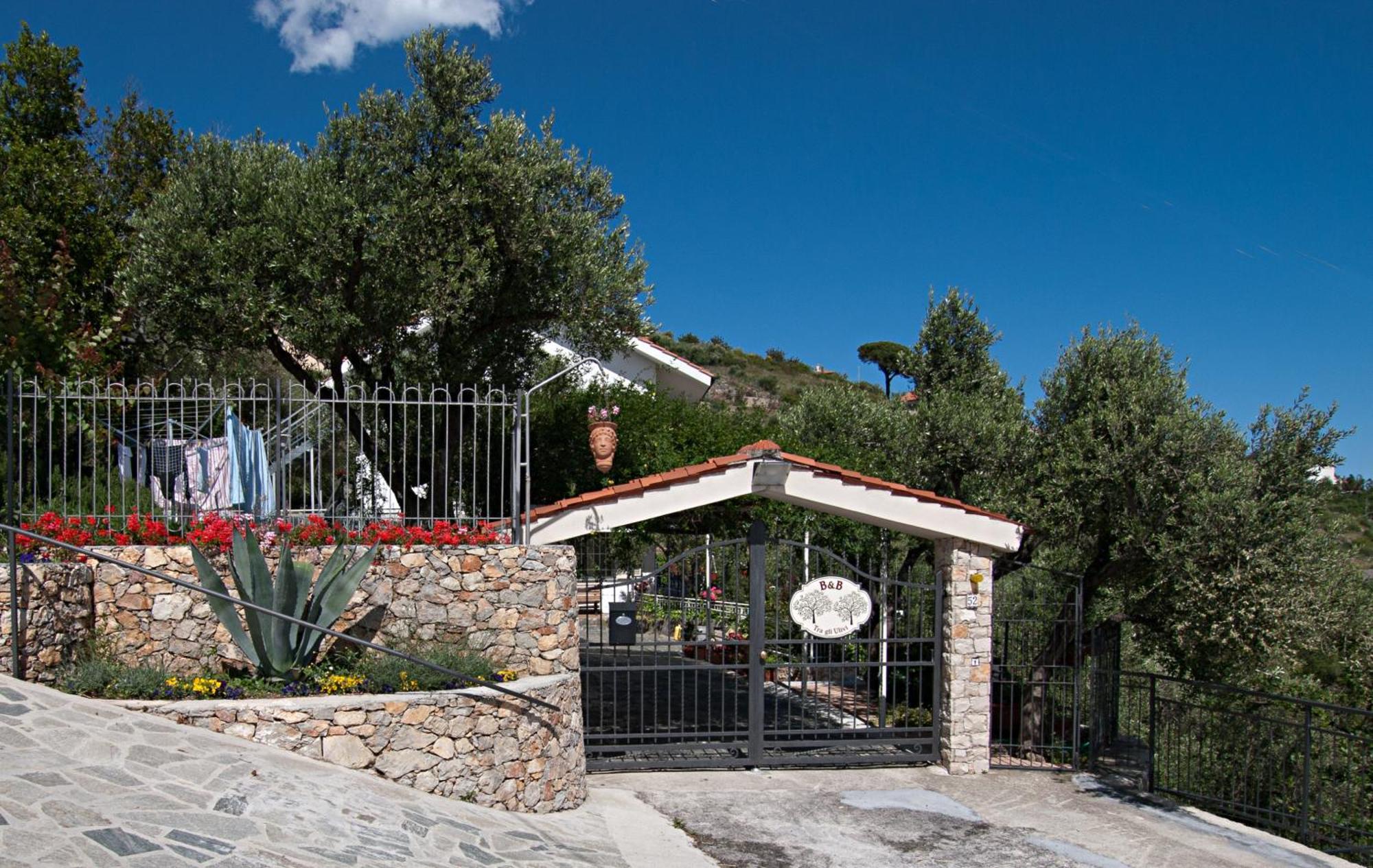 Bed and Breakfast Tra Gli Ulivi Pietra Ligure Zewnętrze zdjęcie