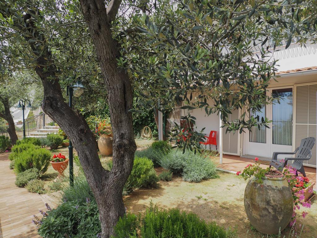 Bed and Breakfast Tra Gli Ulivi Pietra Ligure Zewnętrze zdjęcie