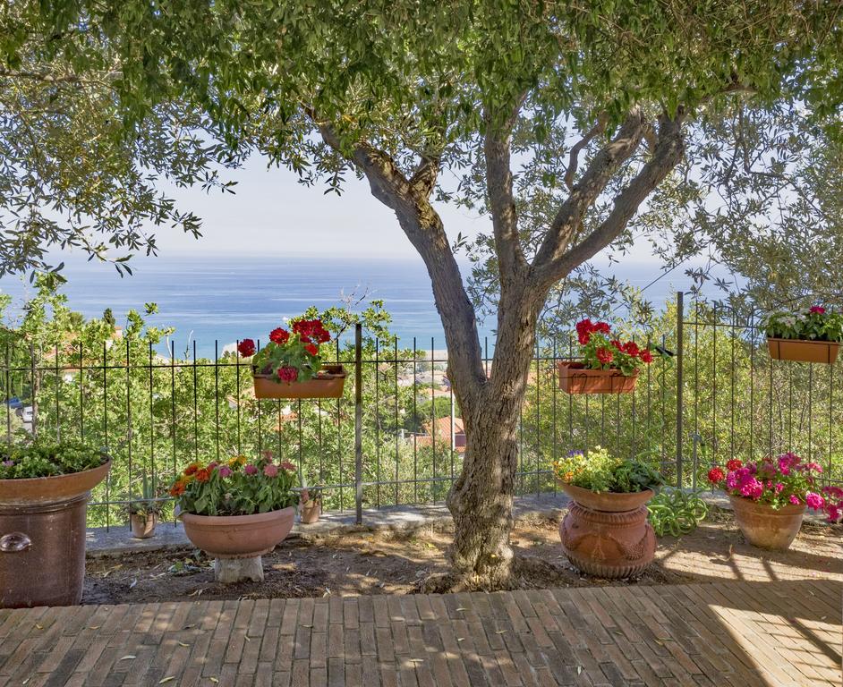 Bed and Breakfast Tra Gli Ulivi Pietra Ligure Zewnętrze zdjęcie